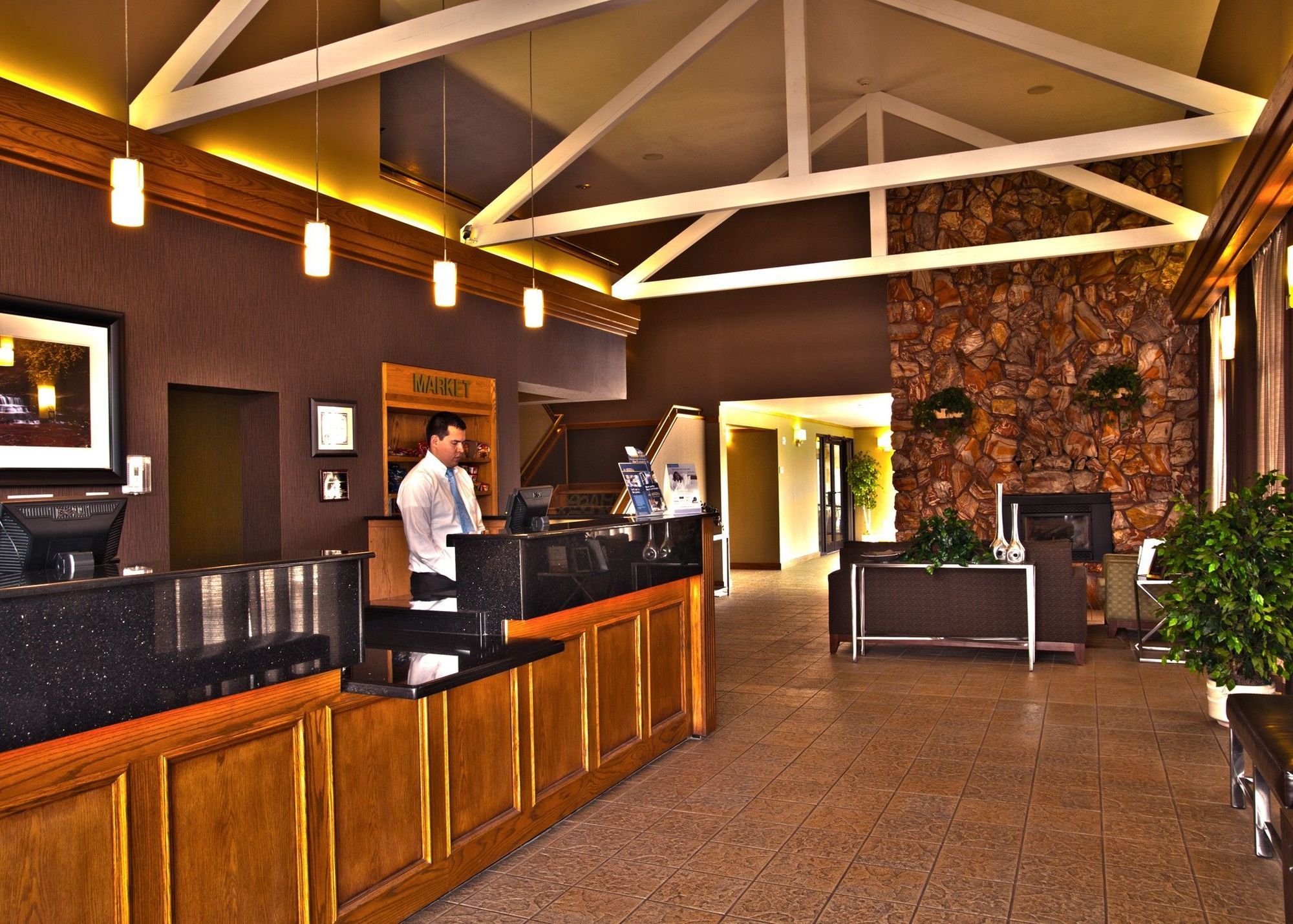 Best Western Town And Country Inn Сидър Сити Интериор снимка