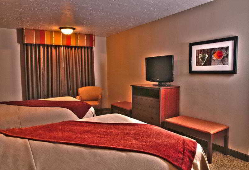 Best Western Town And Country Inn Сидър Сити Екстериор снимка